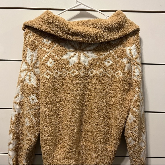 Snowflake Tan & White Sherpa Quarterzip - Picture 3 of 4